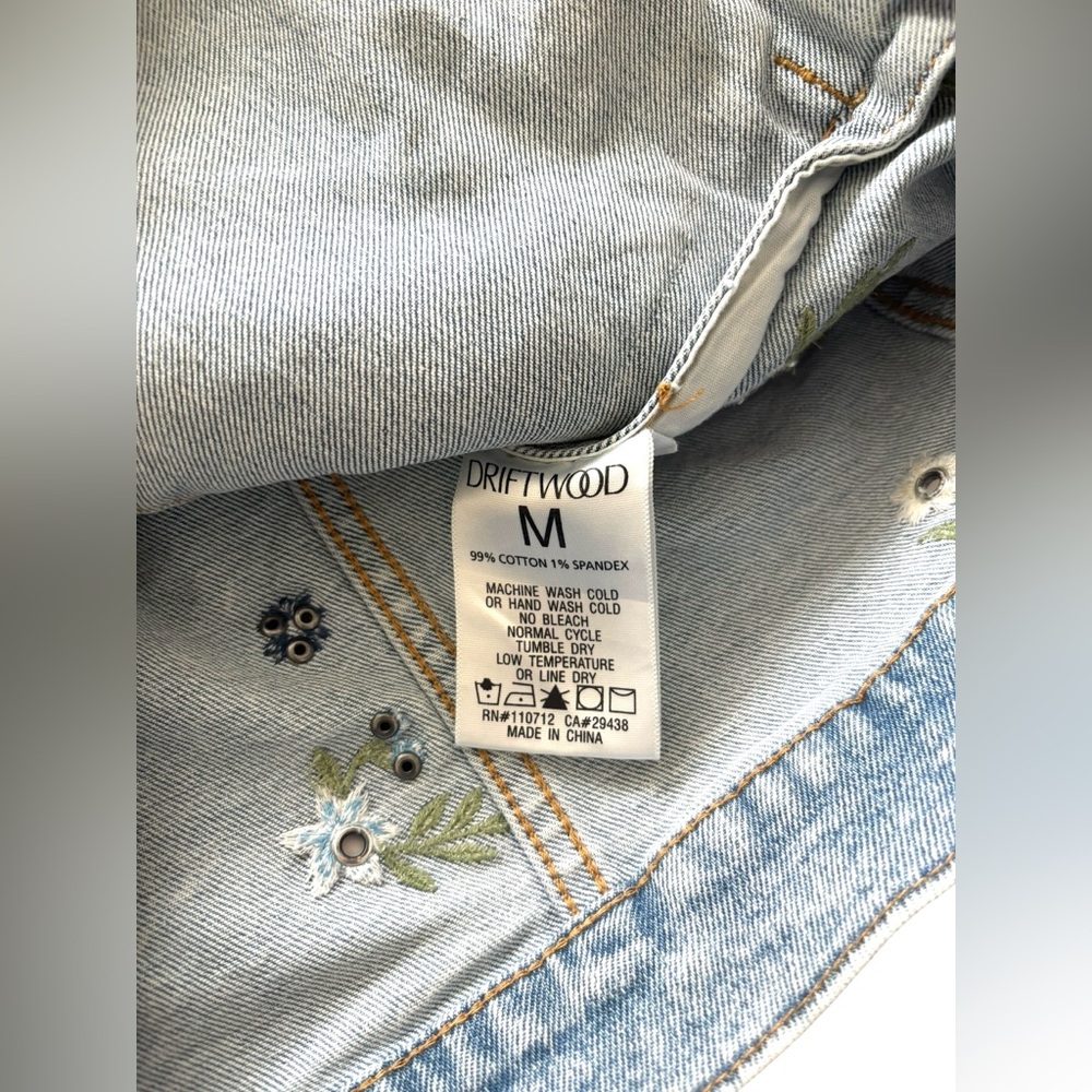 Driftwood Women's Tweedle‎ Dee Floral Medium Wash Jean Jacket- Medium - Picture 5 of 10